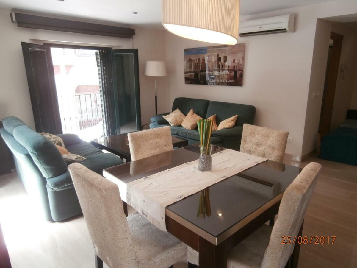 Apartamento Deluxe Centro Historico Apartment เซบีญา ภายนอก รูปภาพ